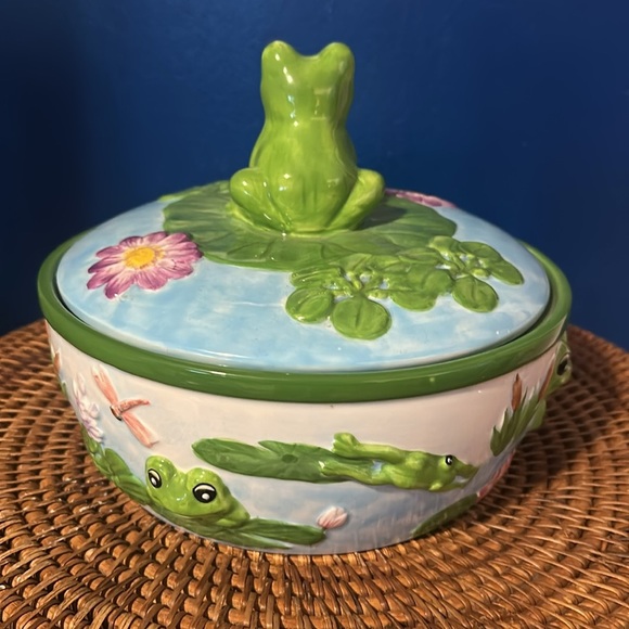 Rare KK Soup Tureen & Lid Hand-painted Embossed 3D Frog Ceramicware - Picture 3 of 7